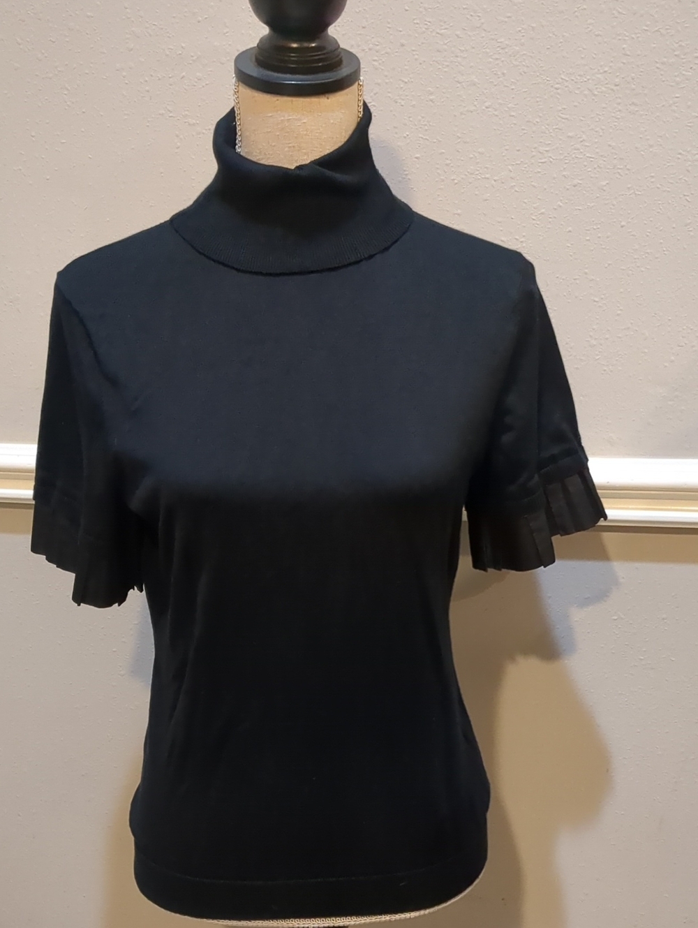 Per Se Black Short-Sleeve Turtleneck Top